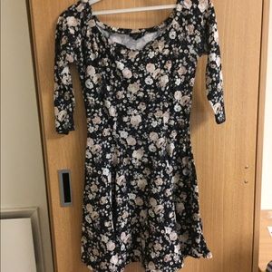 Off shoulder float dress.